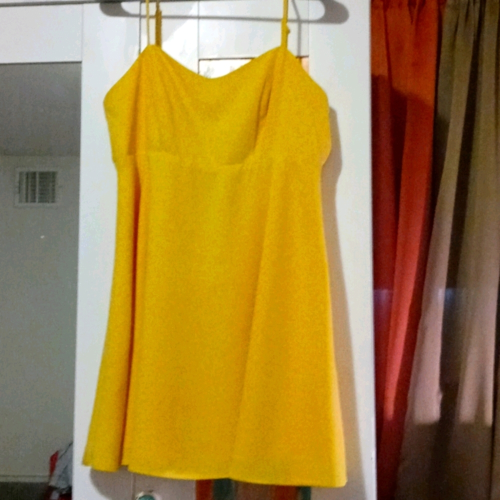 Yellow spaghettI strap party dress
